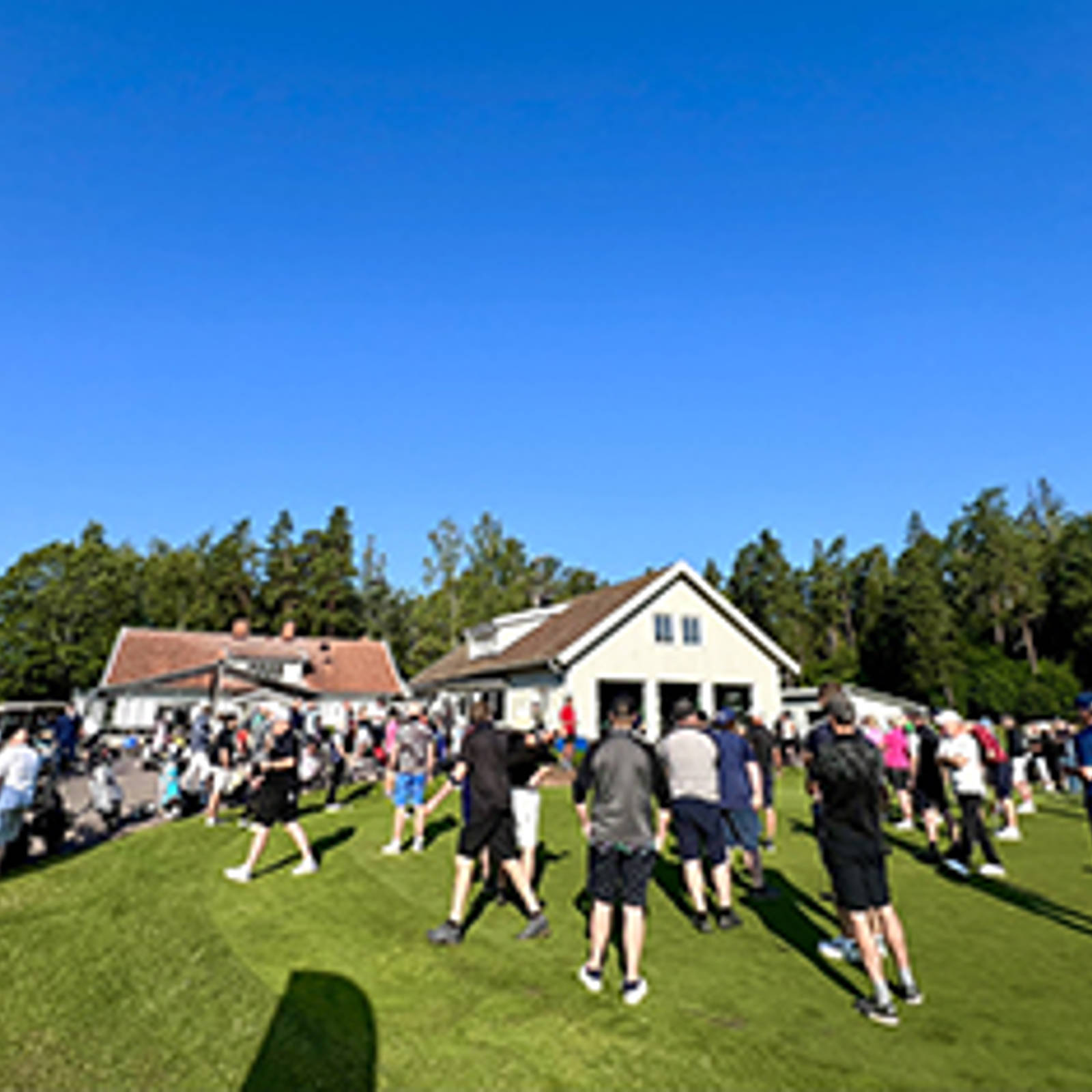 Festligt Och Fullsatt